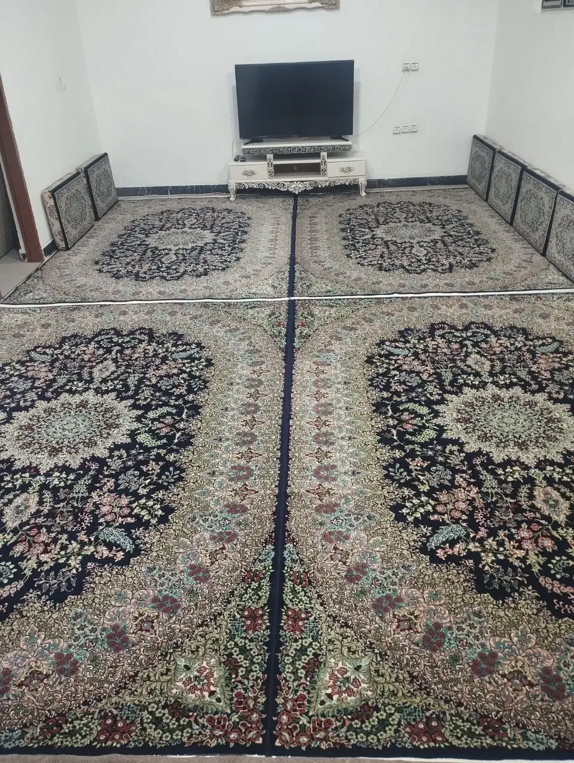 قالی 500شانه شش میتر 4عدد همراه با 6پشتی|فرش|مریوان, |دیوار