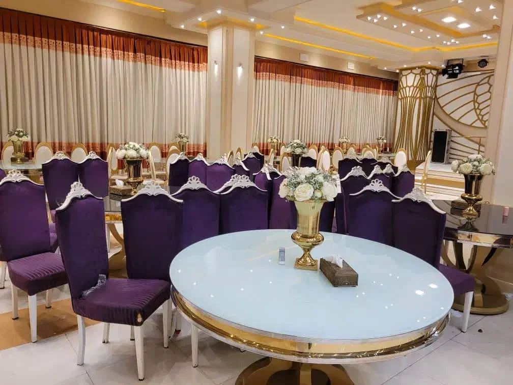 صندلی تالاری دست دوم 250 عدد و میز MDF 8 نفره|میز و صندلی غذاخوری|ابهر, |دیوار