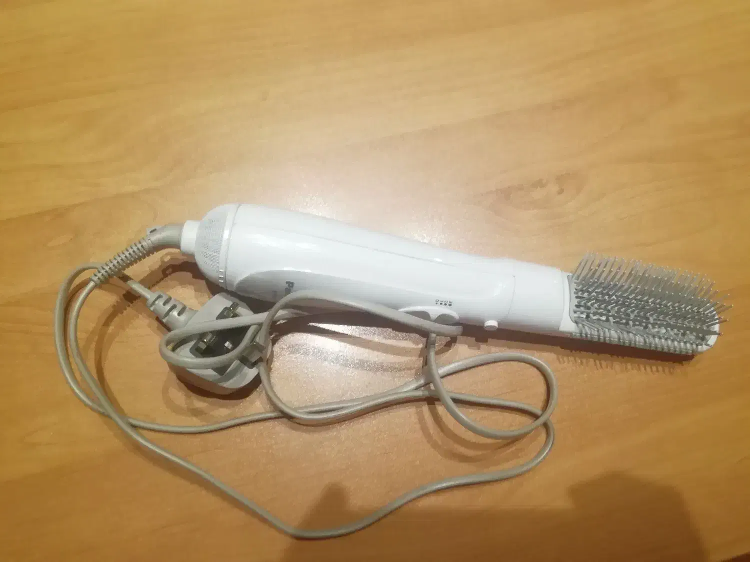 سشوار برقی شانه ای|آرایشگاه و سالن‌های زیبایی|تبریز, |دیوار