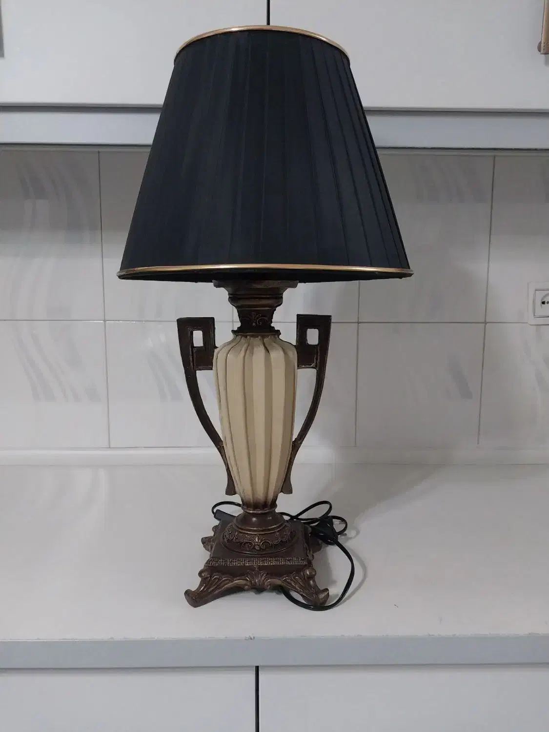 آباژور|چراغ خواب و آباژور|هشتگرد, شهرک بعثت|دیوار