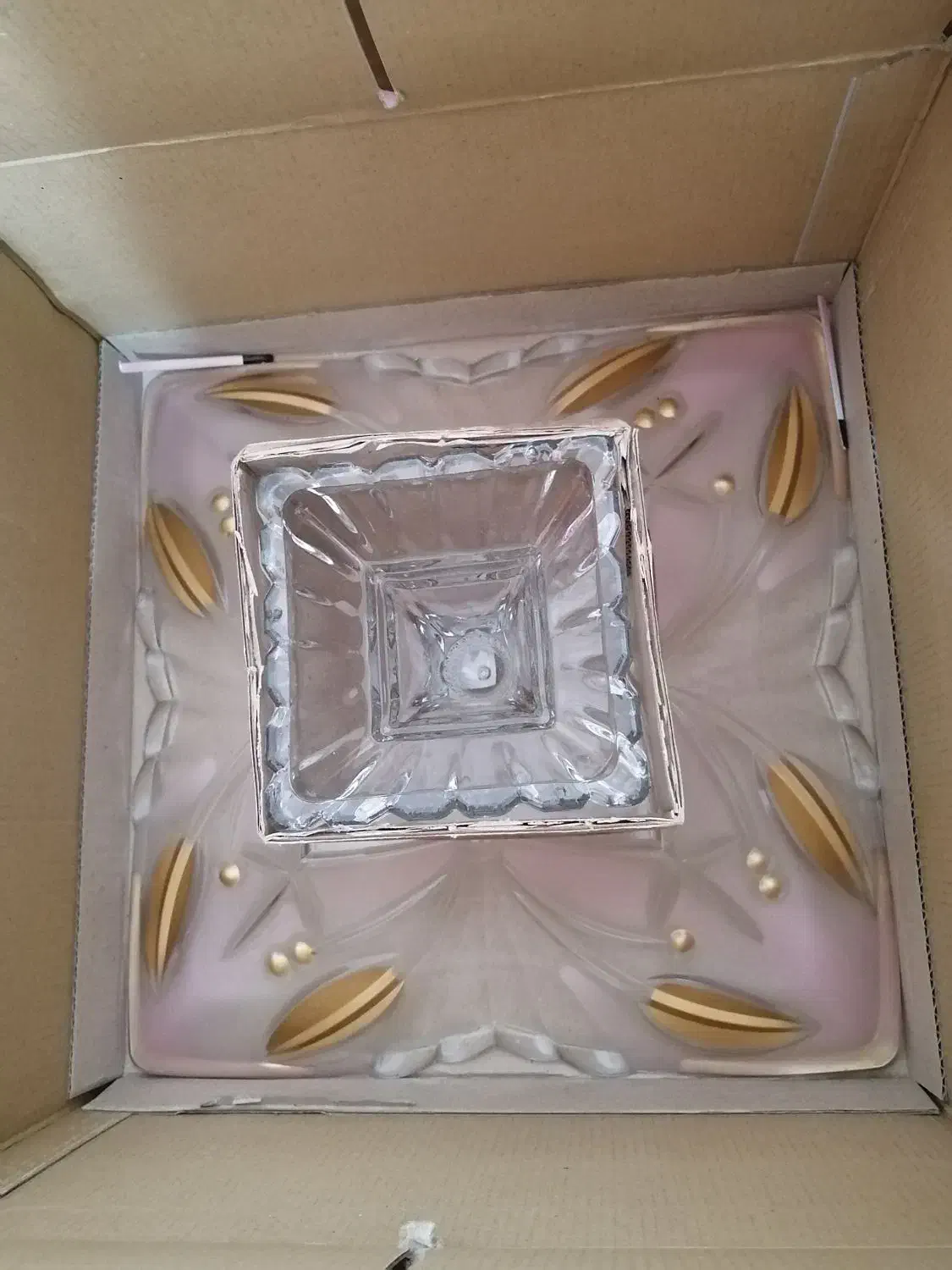 سرویس پذیرایی 15 تیکه شیشه صورتی و طلایی|ظروف سرو و پذیرایی|رامهرمز, |دیوار