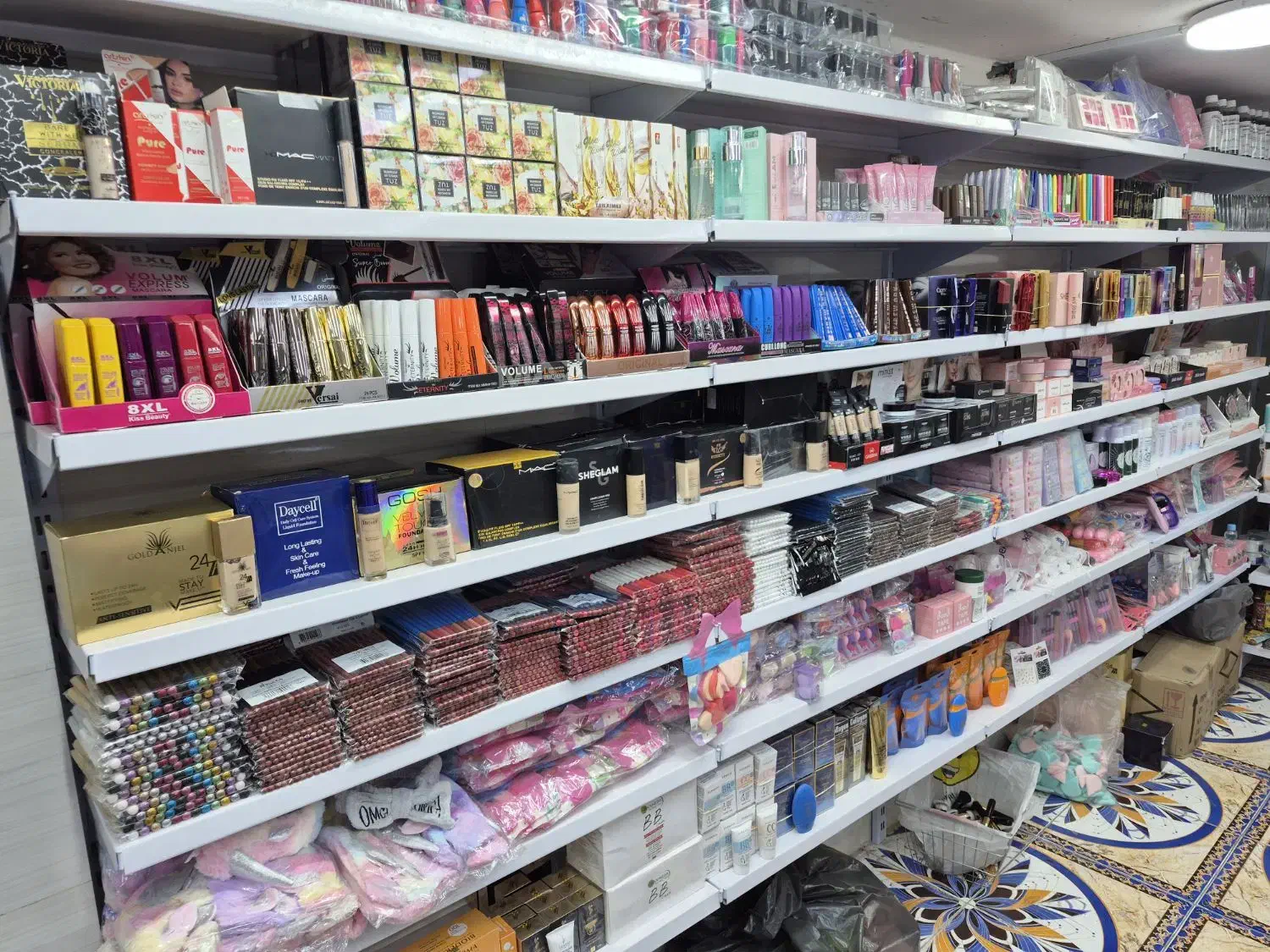 پخش عمده لوازم آرایشی کیوپی|آرایشی، بهداشتی، درمانی|اهواز, نادری|دیوار