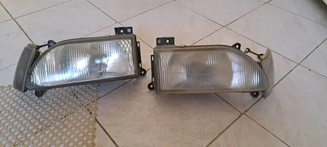 دو جفت چراغ جلو فابریک ۱۳۱ و ۱۱۱|قطعات یدکی و لوازم جانبی|فولادشهر, فولادشهر|دیوار