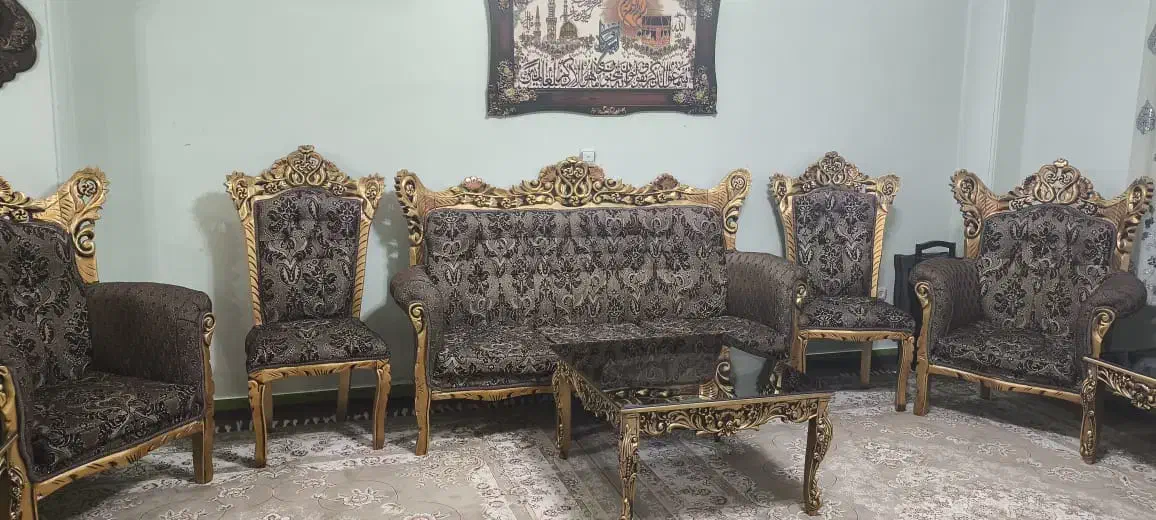 فروش مبل ۹ نفره سلطنتی با طرح و رنگ خاص|مبلمان خانگی و میز عسلی|اسلامشهر, مظفریه|دیوار