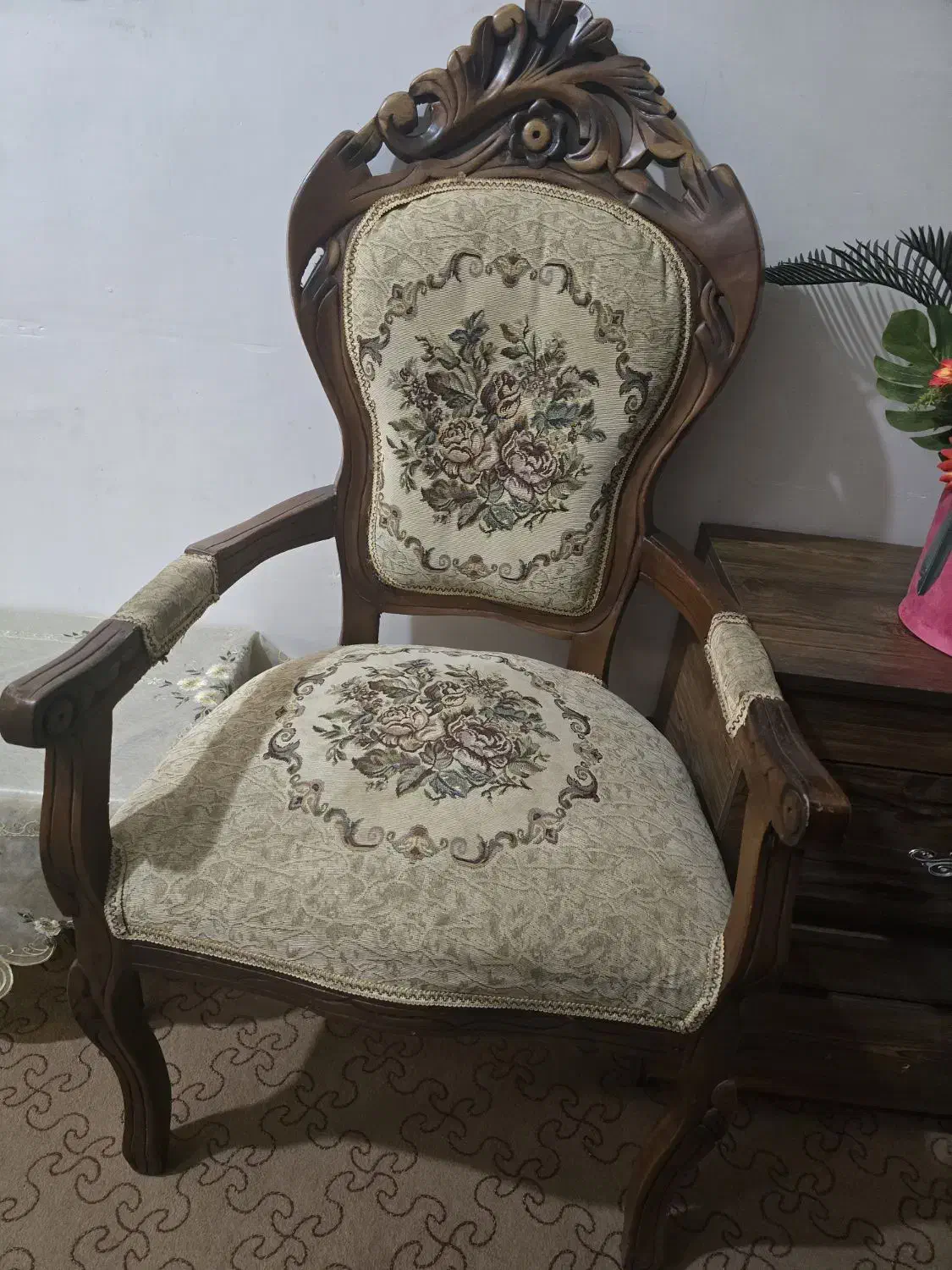 مبلمان چوبی کلاسیک|مبلمان خانگی و میز عسلی|مراغه, |دیوار