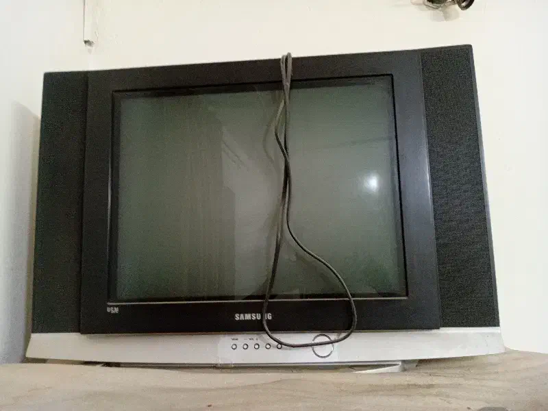 تلویزیون ۲۱ و۲۹ اینچ|تلویزیون و پروژکتور|شیراز, پادگان ولیعصر|دیوار