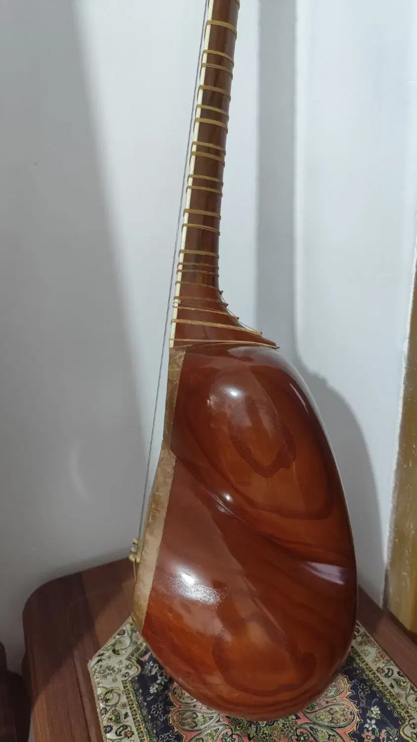 تار سازنده صابری|سازهای سنتی|تنکابن, |دیوار