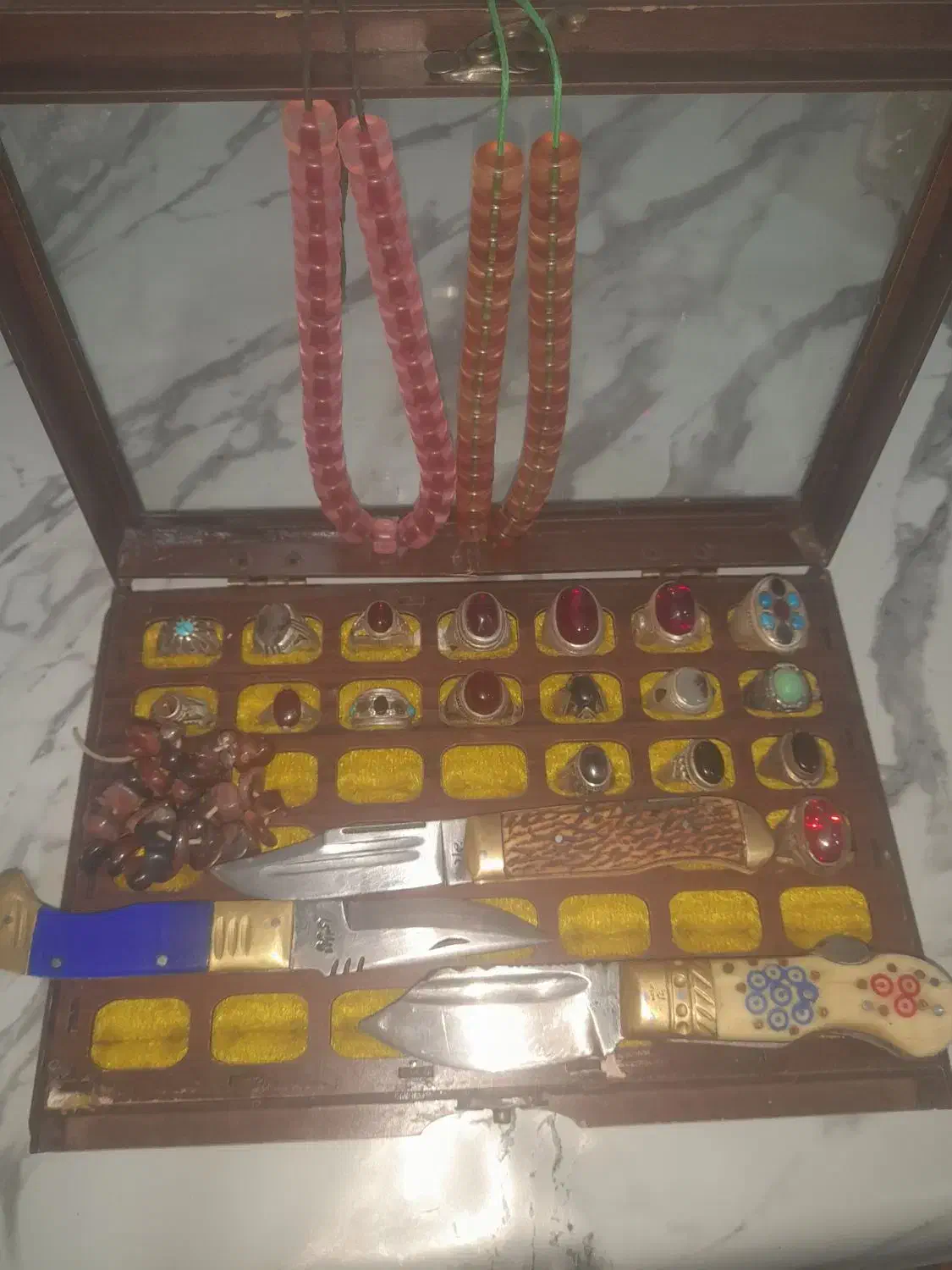 جعبه انگشتر تعداد ۱۷ عدد ۳عدد چاقو ۲عدد چرکه سندلو|جواهرات|میانه, |دیوار