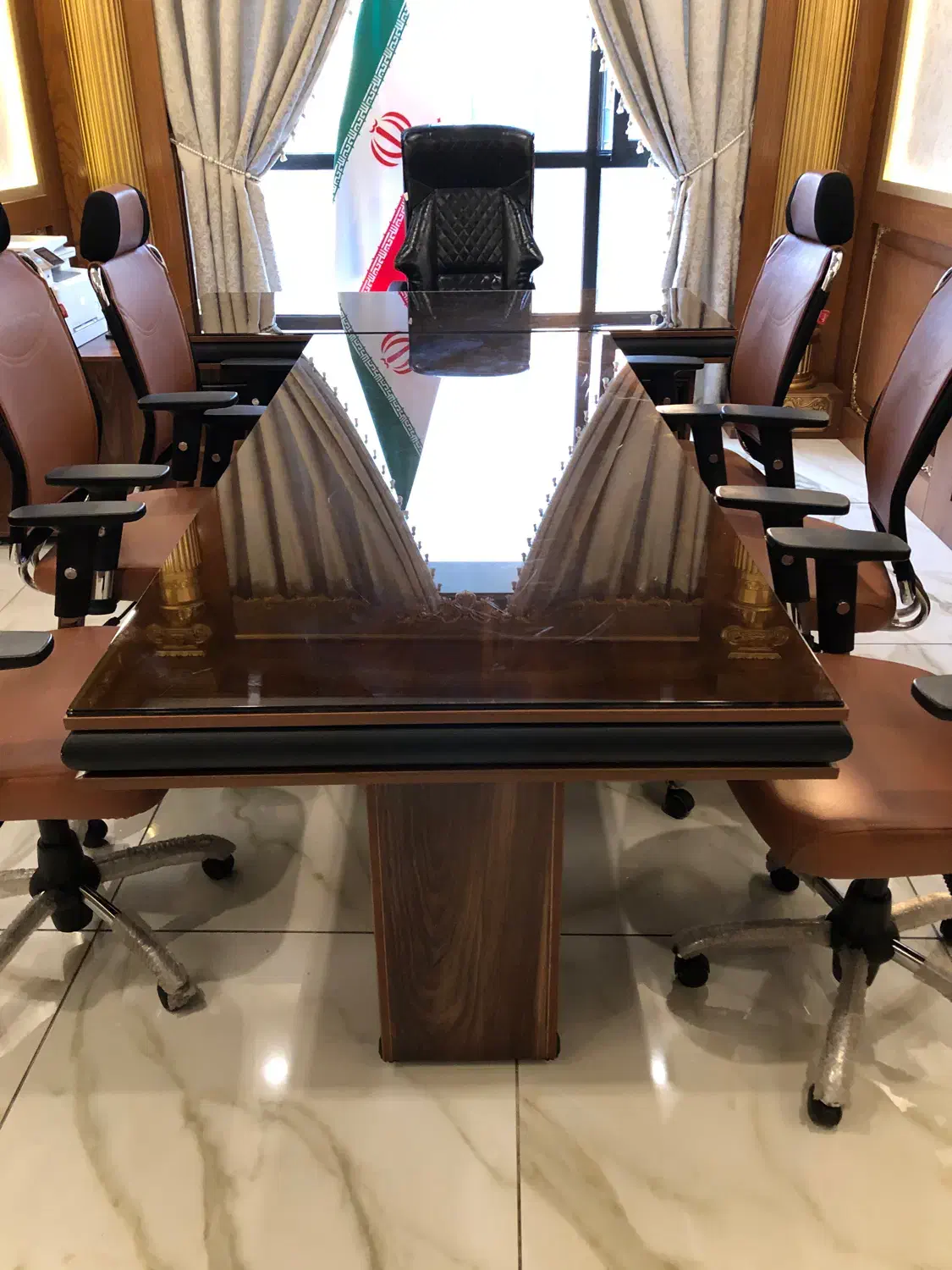 ست مدیریت وکنفرانس۶نفره/درحدنو/شیک/کامل|مبلمان اداری|تهران, تجریش|دیوار