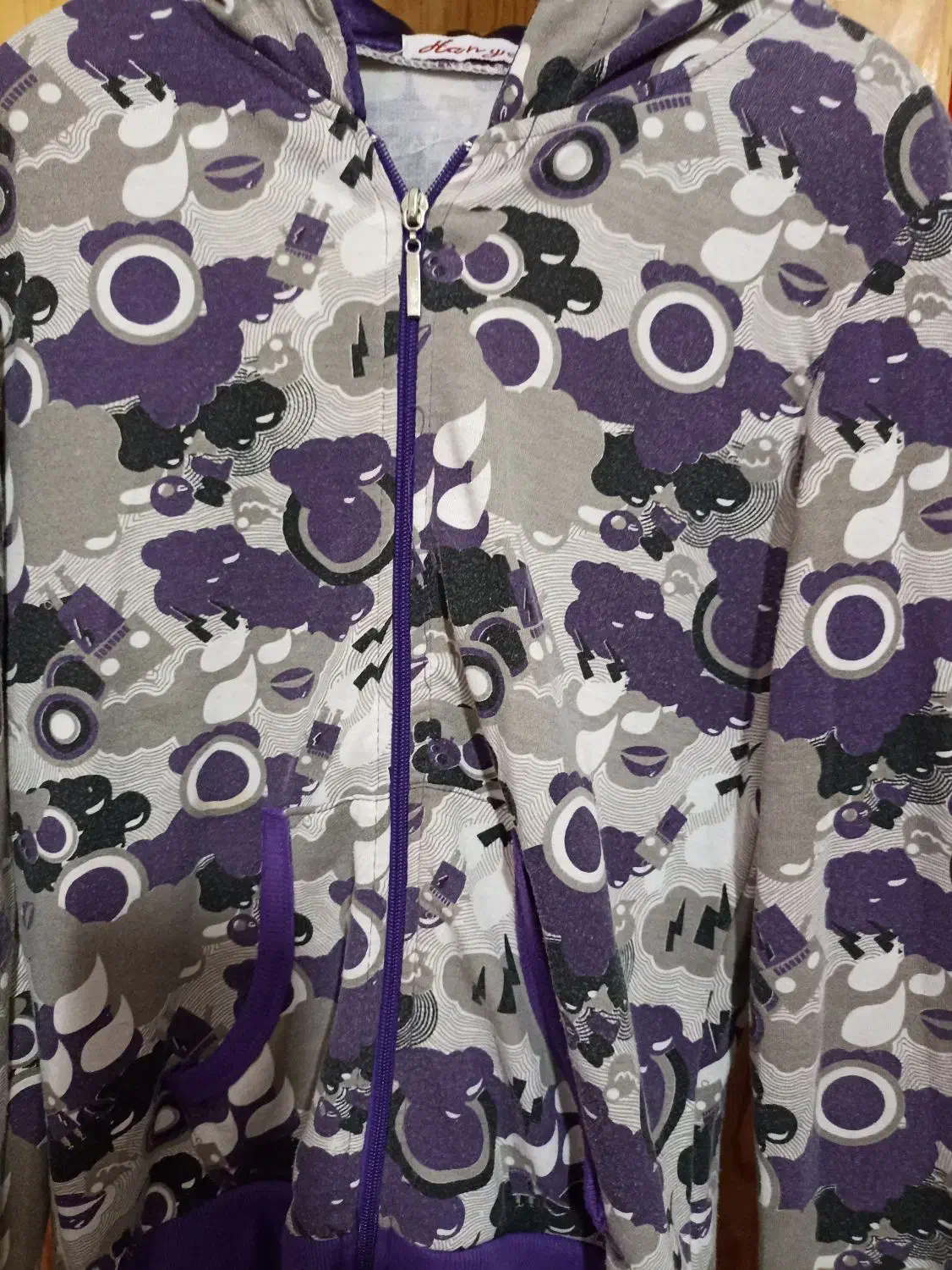 لباس های سالم در حد نو|لباس|میانه, |دیوار