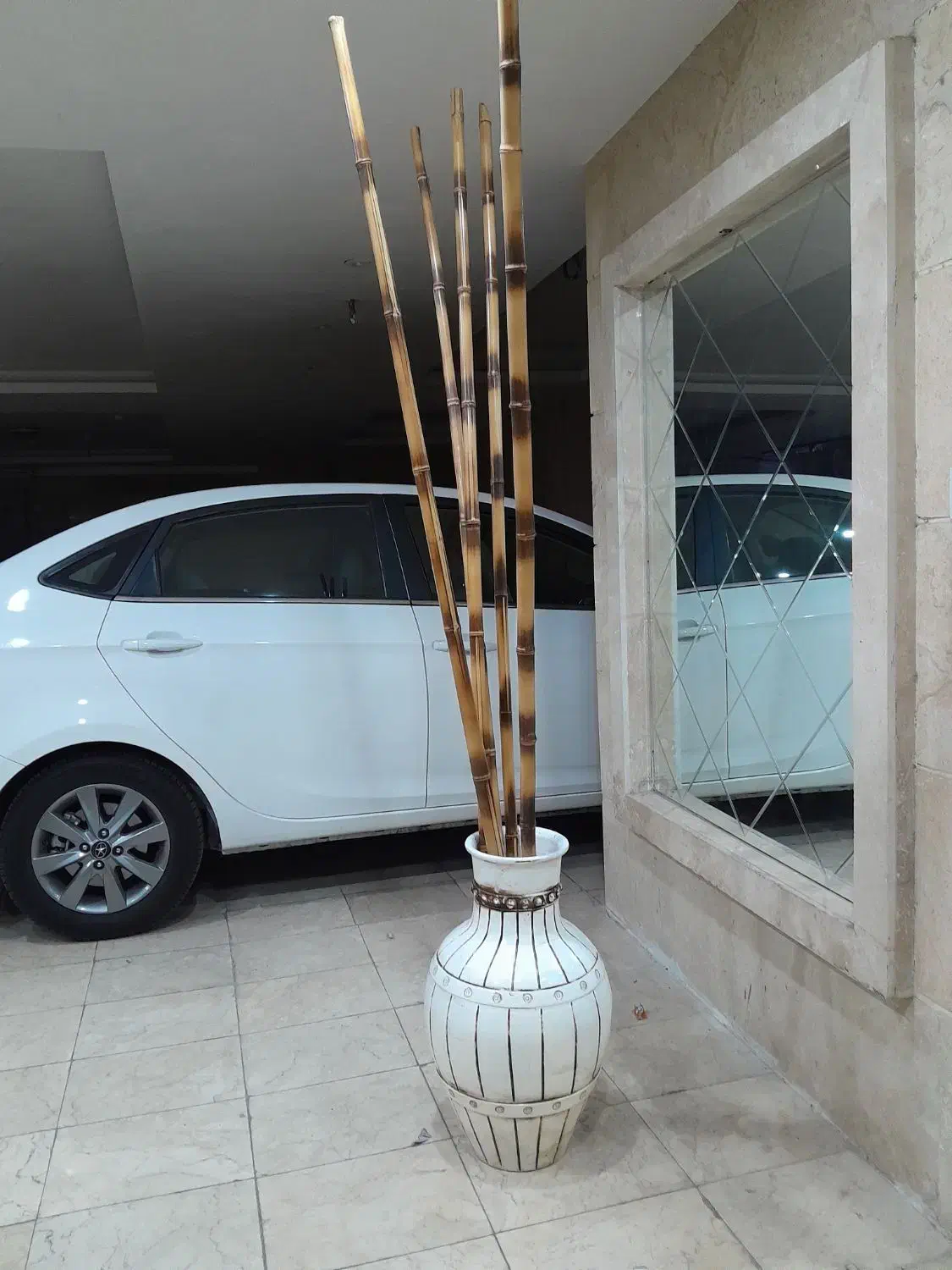 چوب بامبو همراه گلدان|صنایع دستی و سایر لوازم تزئینی|تهران, شهرک فردوس (حسینی)|دیوار