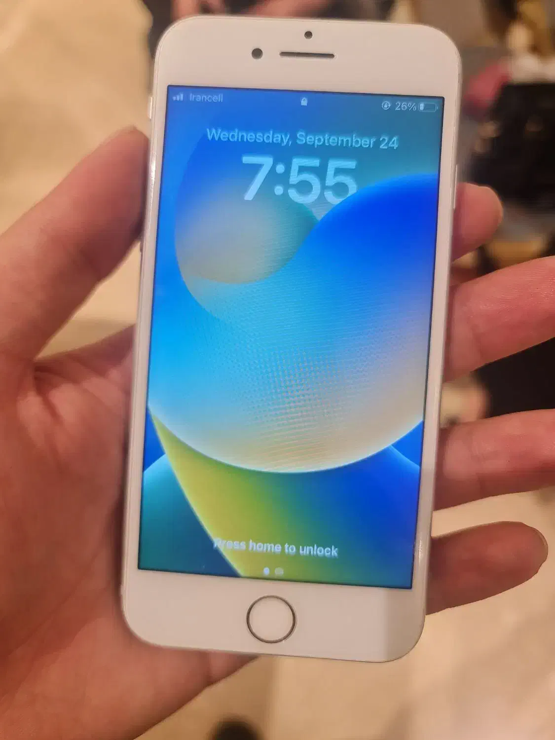 اپل iPhone 8 با حافظهٔ ۶۴ گیگابایت|موبایل|اصفهان, بوستان آینه خانه|دیوار