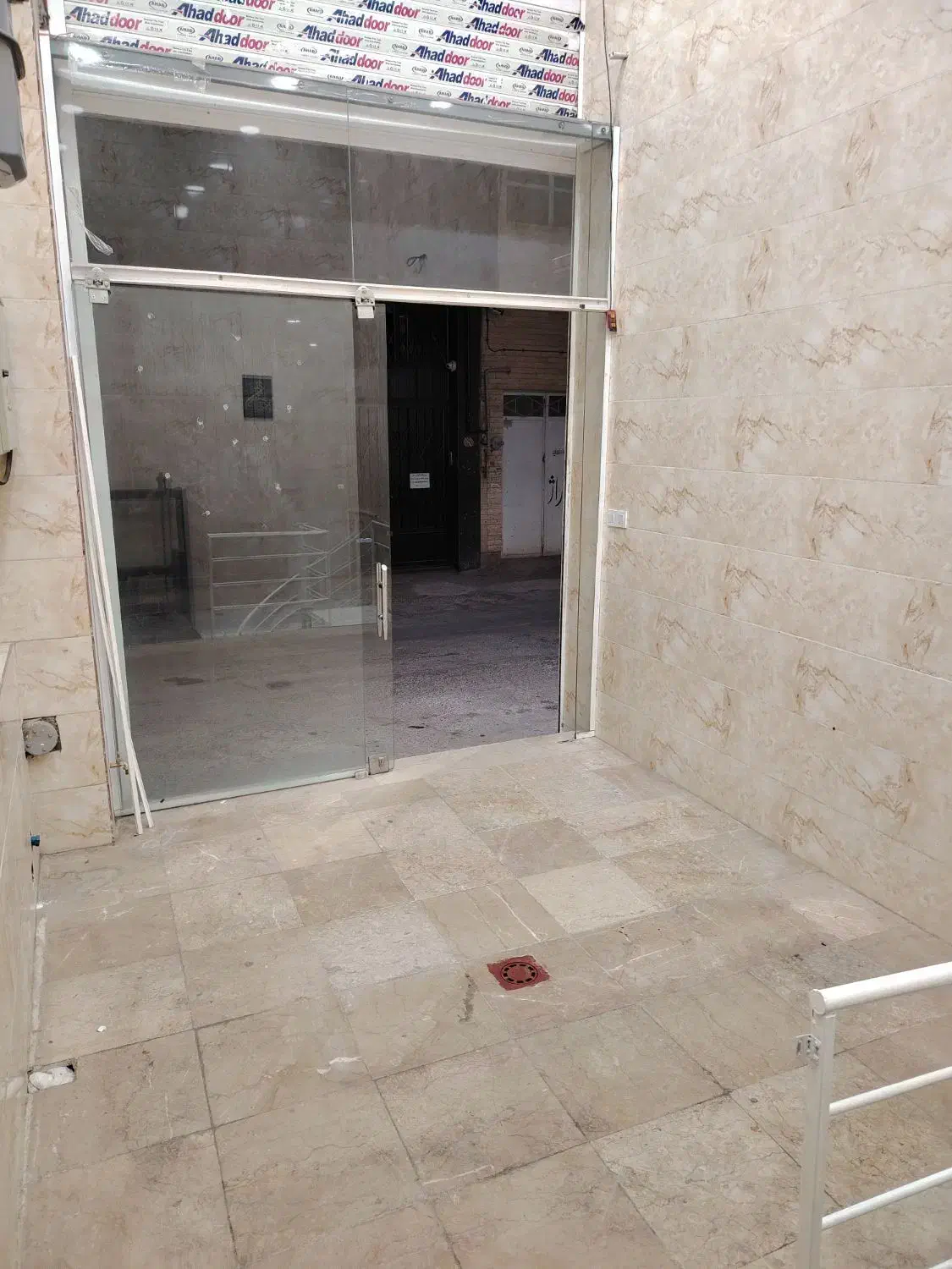 اجاره واحد تجاری واقع در خیابان شهید بهشتی، کوچه 2|اجارهٔ مغازه و غرفه|کرمان, |دیوار