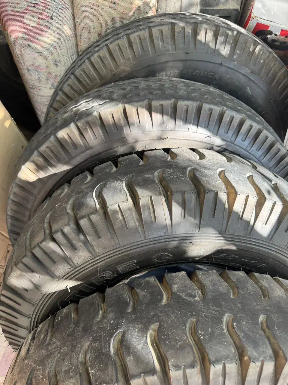 یک جفت لاستیک نیسان ایران تایر نو نو و چادر نیسان|قطعات یدکی و لوازم جانبی|شیراز, شریفآباد|دیوار