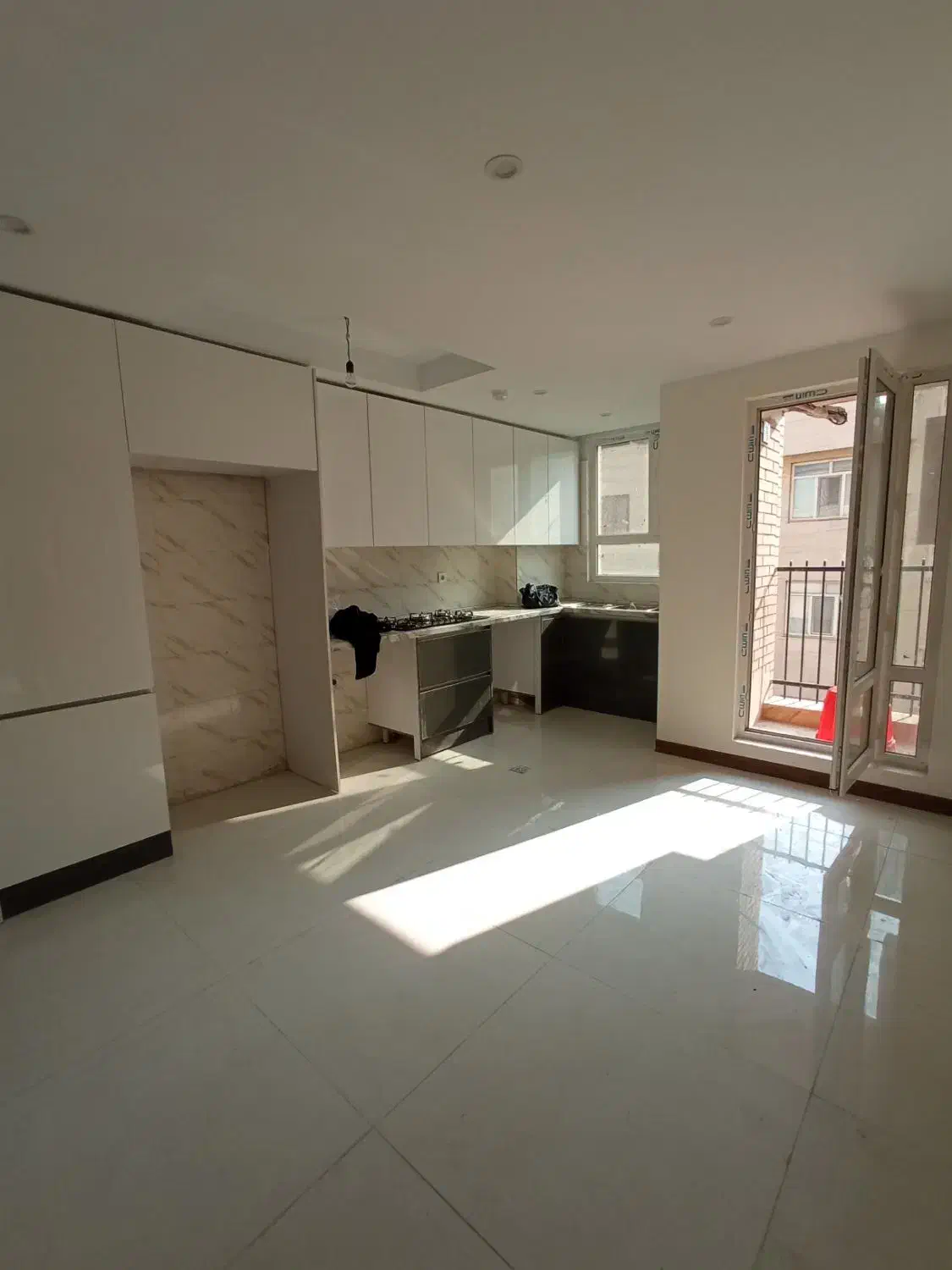 فاطمی ۸۰ متر نوساز آفتابگیر