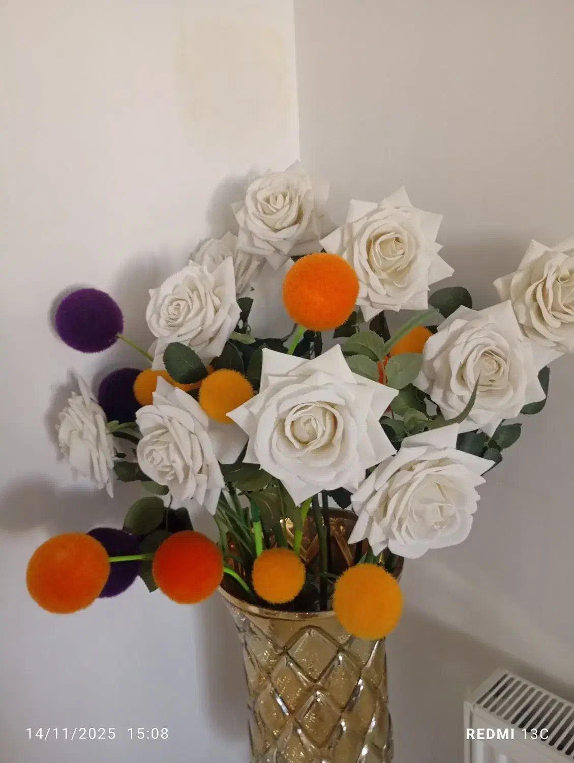 گل ب همراه گلدان|گل مصنوعی|شهریار, کهنز|دیوار