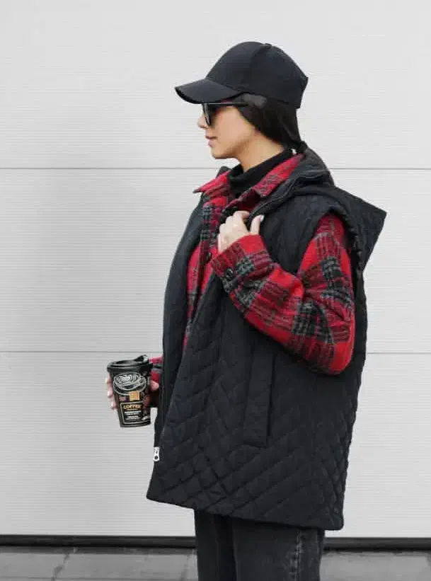 پافر مشکی|لباس|بابل, |دیوار