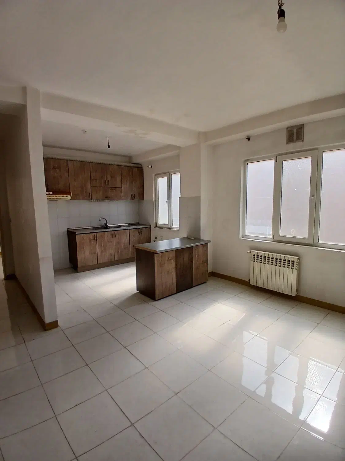 آپارتمان طبقه چهارم تک خواب(تخلیه)|فروش آپارتمان|رشت, کوی غلام نیا|دیوار