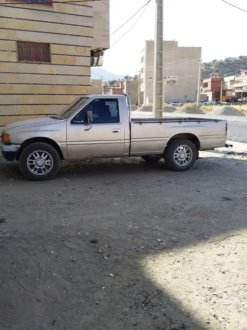 Toyota isuzu|خودرو سواری و وانت|مریوان, |دیوار