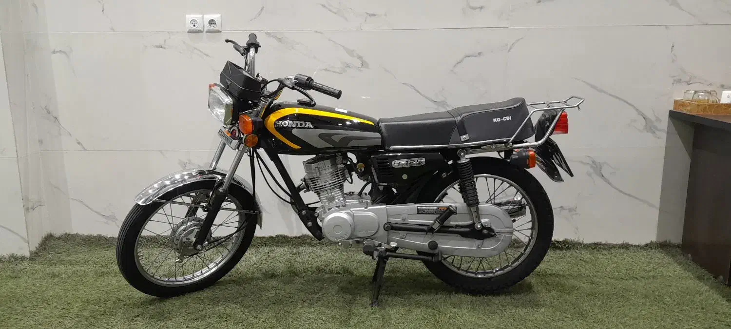 هندا مدل ۹۵ درحد صفر مدارک تکمیل باکارت سوخت|موتورسیکلت|قم, علی آباد سعدگان|دیوار