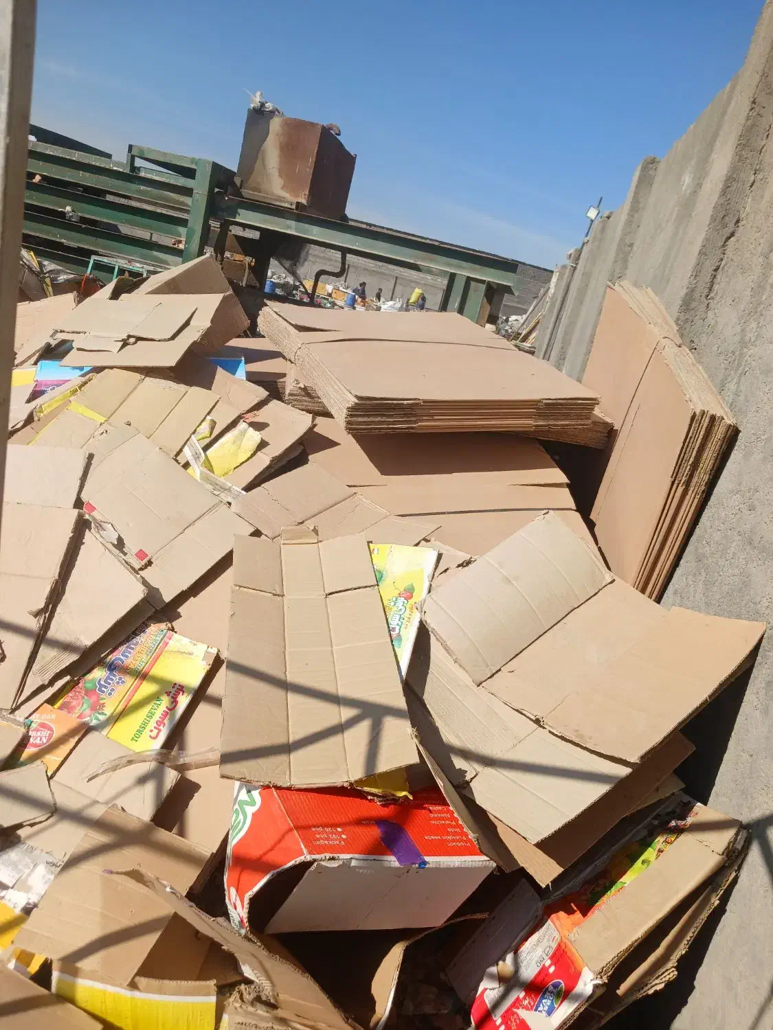 خرید ضایعات کارتن آهن کتاب کابل لاک پلاستیک کاغذپت|عمده‌فروشی|مشهد, وکیل‌آباد|دیوار
