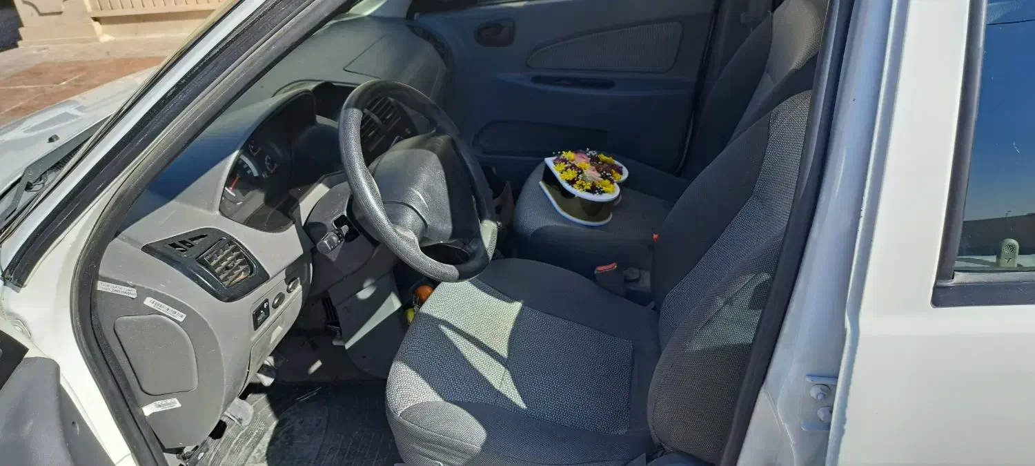 تیبا یک رنگ سفید|خودرو سواری و وانت|یزد, |دیوار