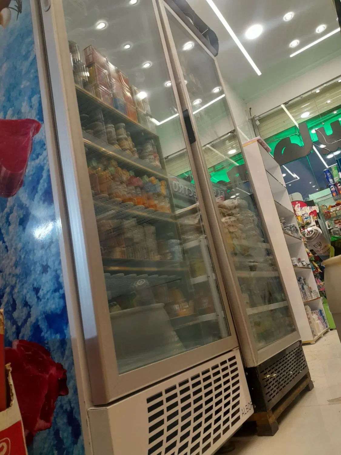یخچال|یخچال و فریزر|شبستر, |دیوار
