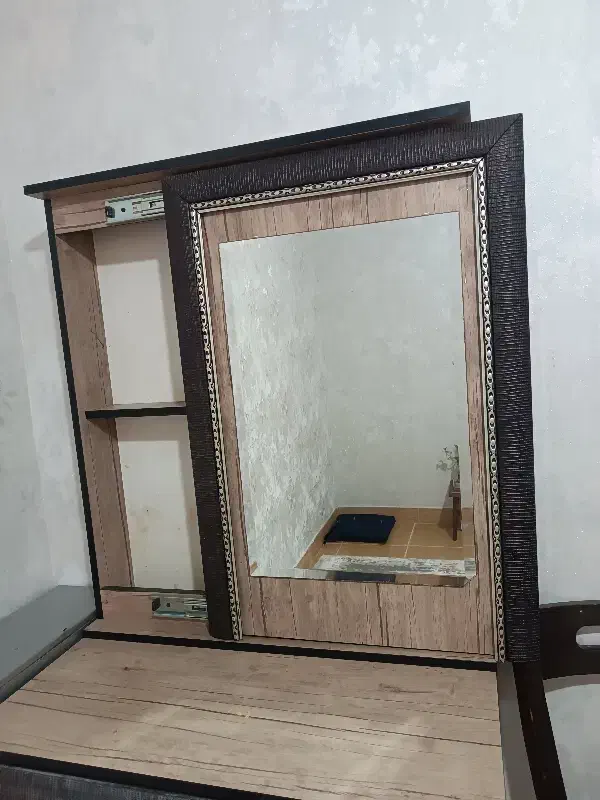 درآور همراه آینه باکس دار۲۷۰۰۰۰۰ تومان|جاکفشی، کمد، دراور|رودسر, |دیوار