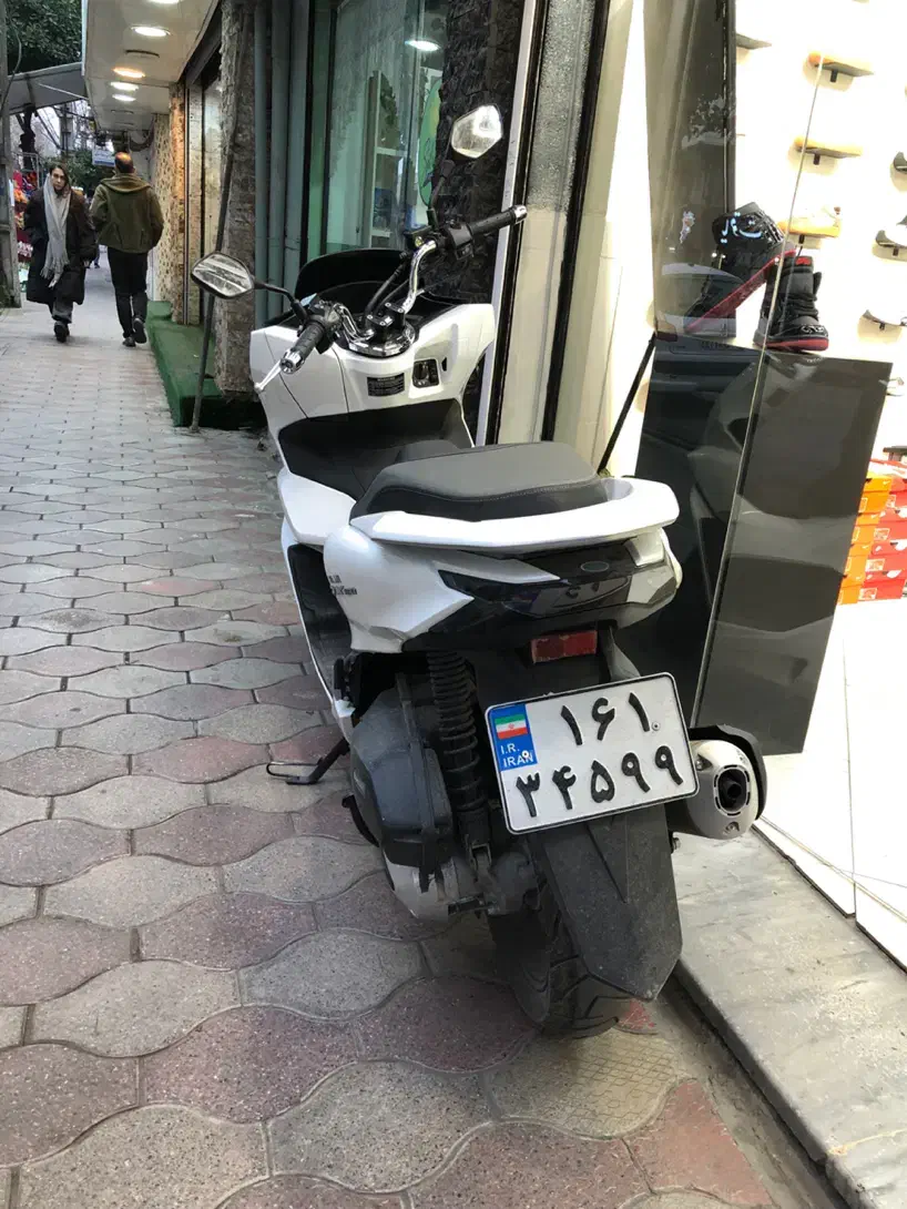 پی سی ایکس pcx هانی|موتورسیکلت|قائمشهر, |دیوار