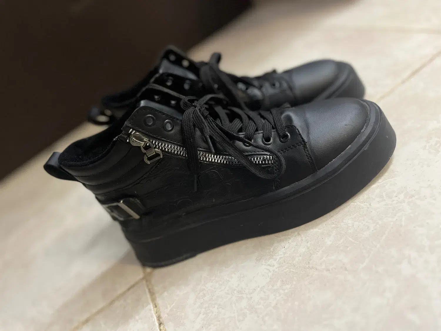 نیم بوت سایز38|کیف، کفش، کمربند|رباطکریم, رباطکریم|دیوار