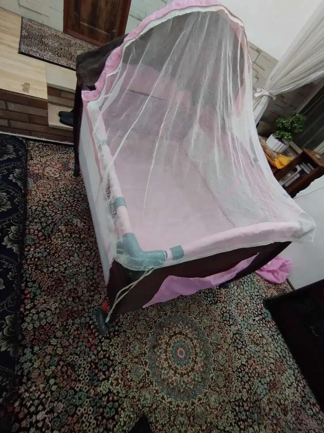 تخت پارک نوزاد|تخت و صندلی بچه|کرمان, |دیوار