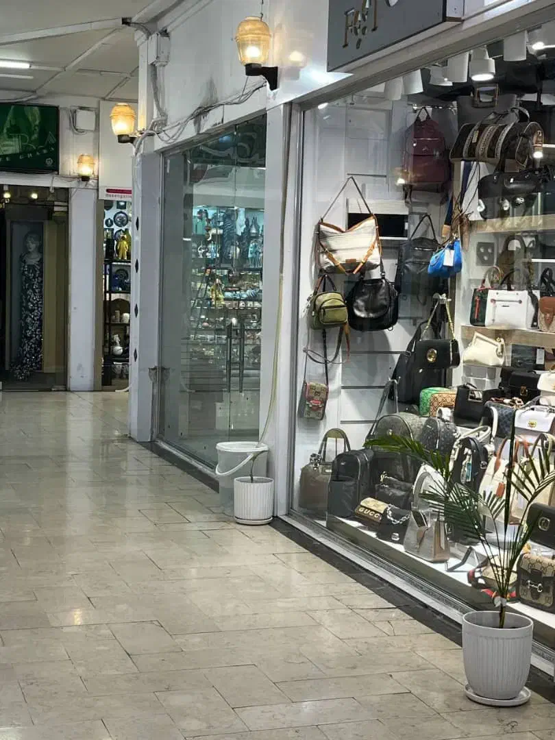 سبزمیدان ۱۶ متر|اجارهٔ مغازه و غرفه|رشت, پیرسرا|دیوار