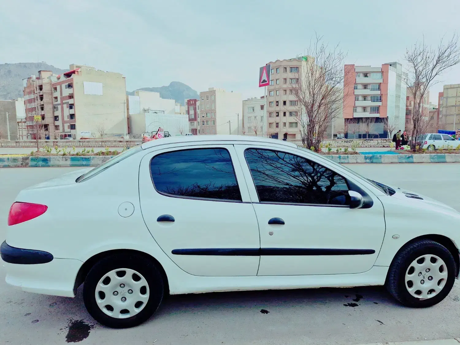 پژو ۲۰۶ صندوقدار کم کارکرد|خودرو سواری و وانت|خرمآباد, |دیوار