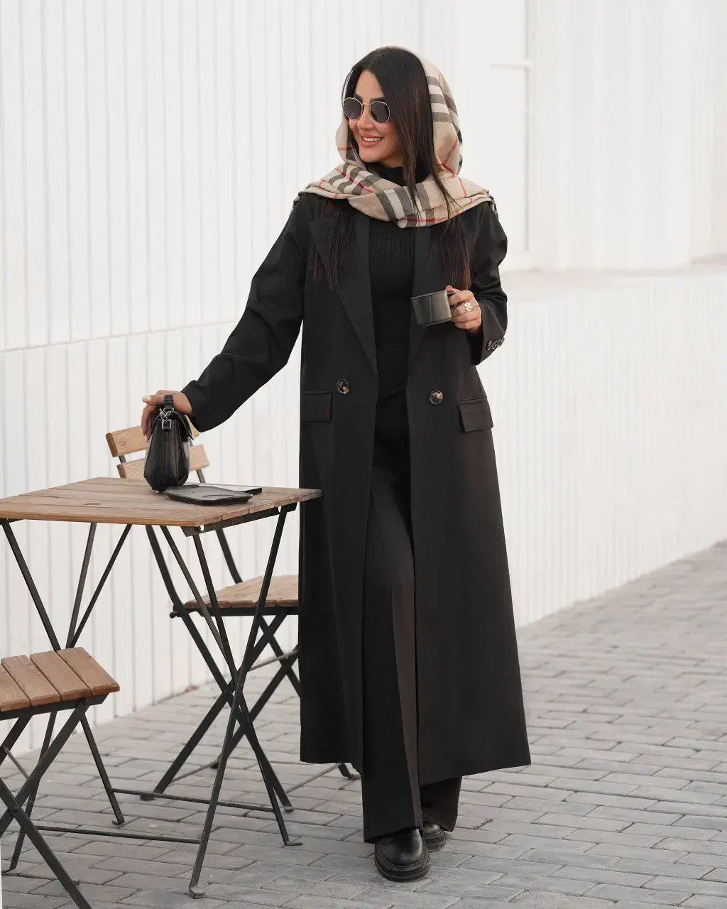 کت یقه انگلیسی|لباس|شیراز, محراب|دیوار