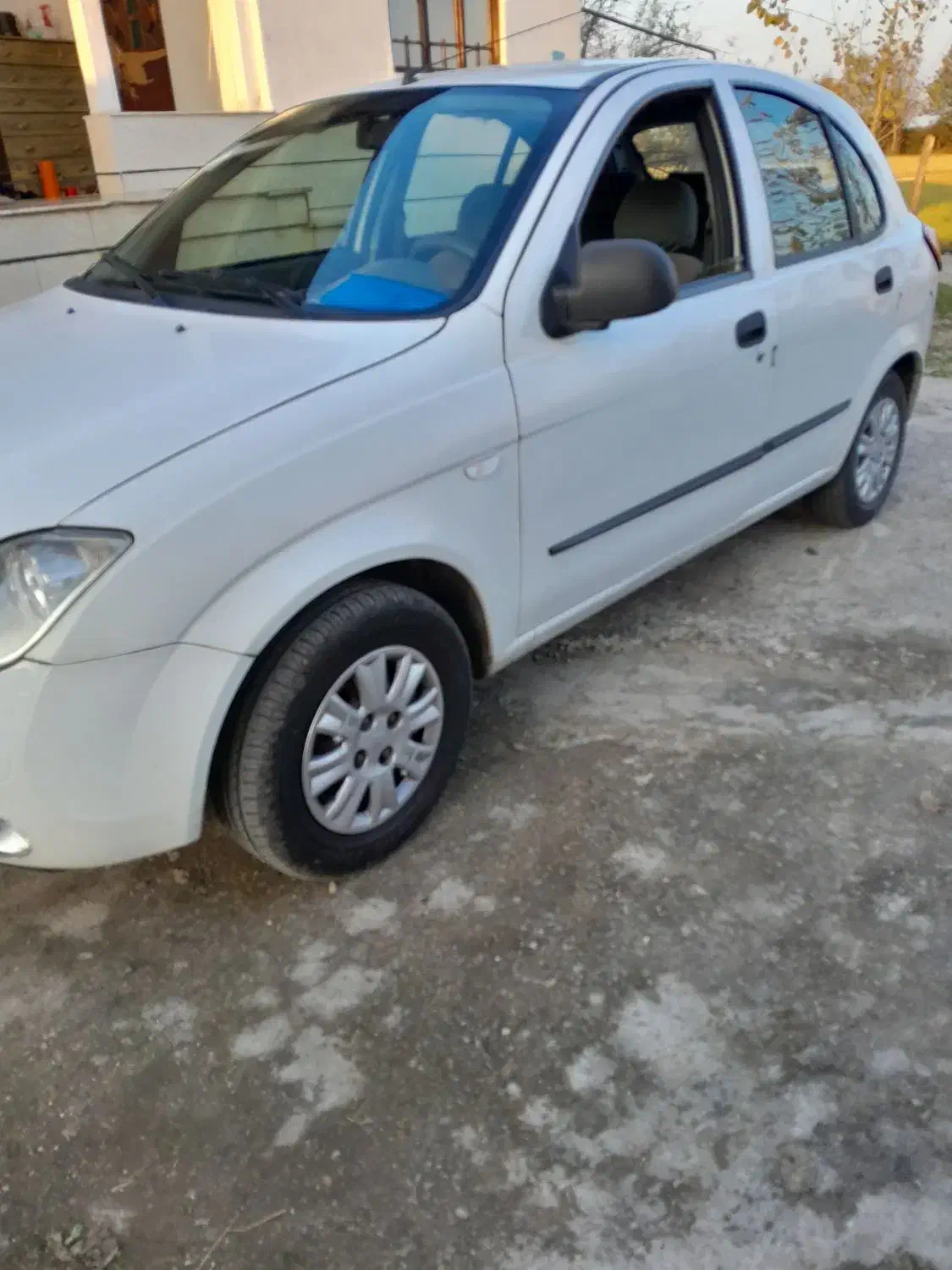 تیبا هاچبک مدل ۹۳بیرنگ|خودرو سواری و وانت|رشت, دخانیات|دیوار