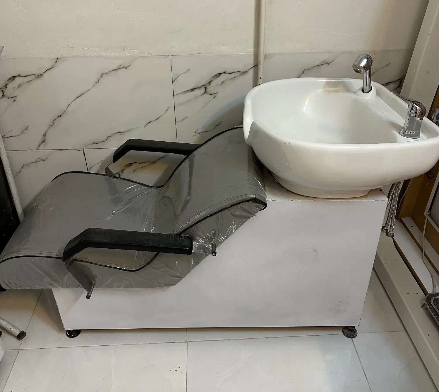 سرشور ومیزکانتر|آرایشگاه و سالن‌های زیبایی|اردبیل, |دیوار