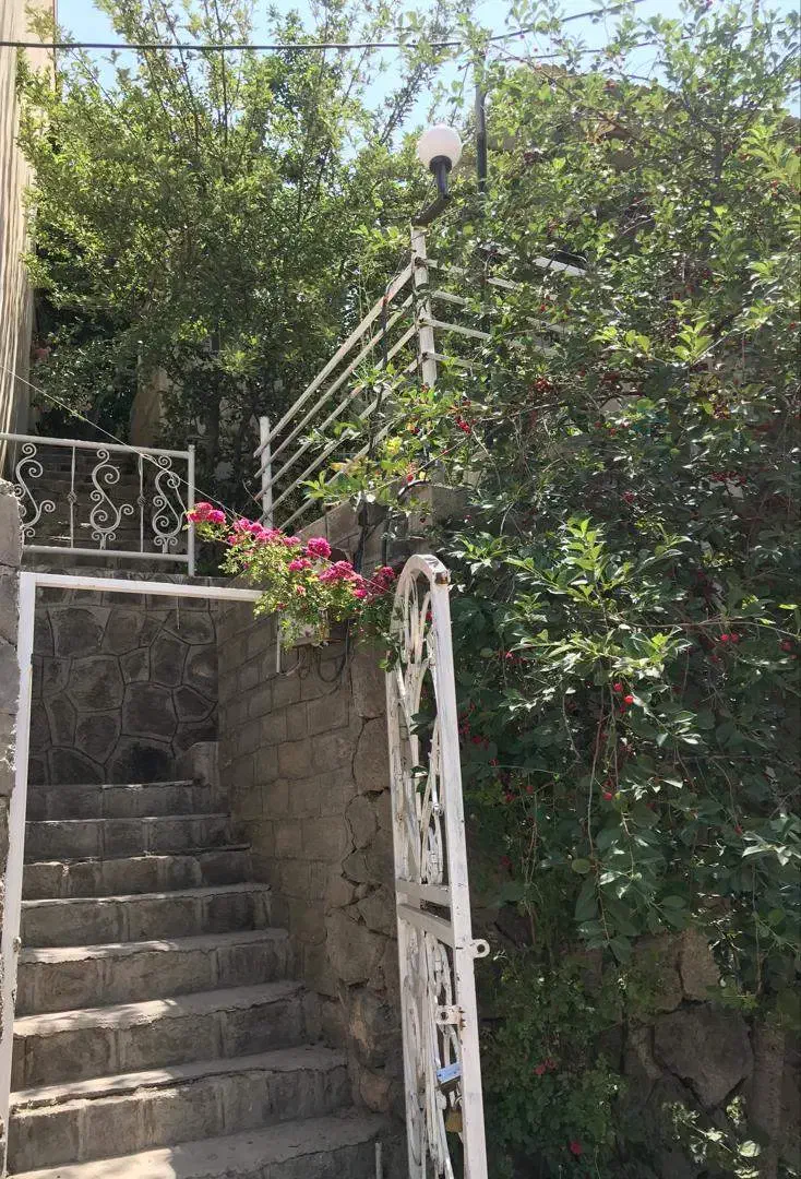 ویلا دوطبقه دونبش با سند تک‌برگ و حیاط مشجرـپلور|فروش خانه و ویلا|رینه, |دیوار