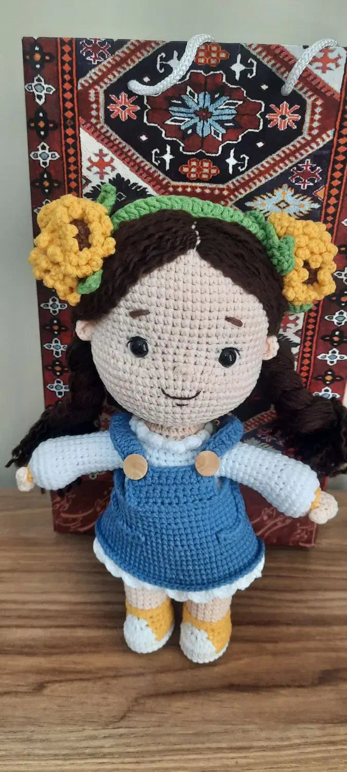 عروسک دختر دست بافت|اسباب‌بازی بچه|شیراز, ارم|دیوار