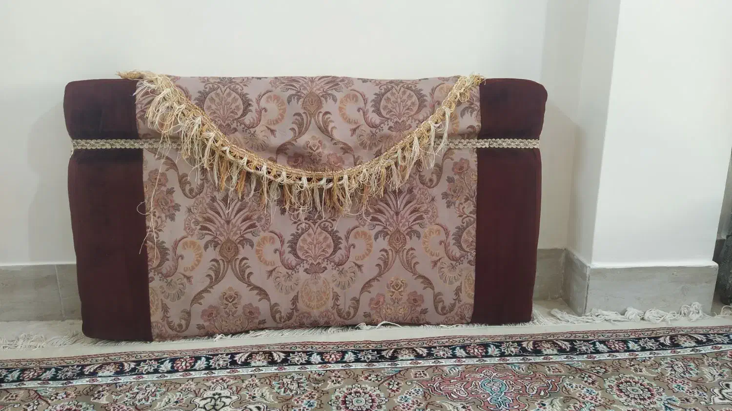 پشتی|پشتی|نیشابور, شهرک ولیعصر|دیوار