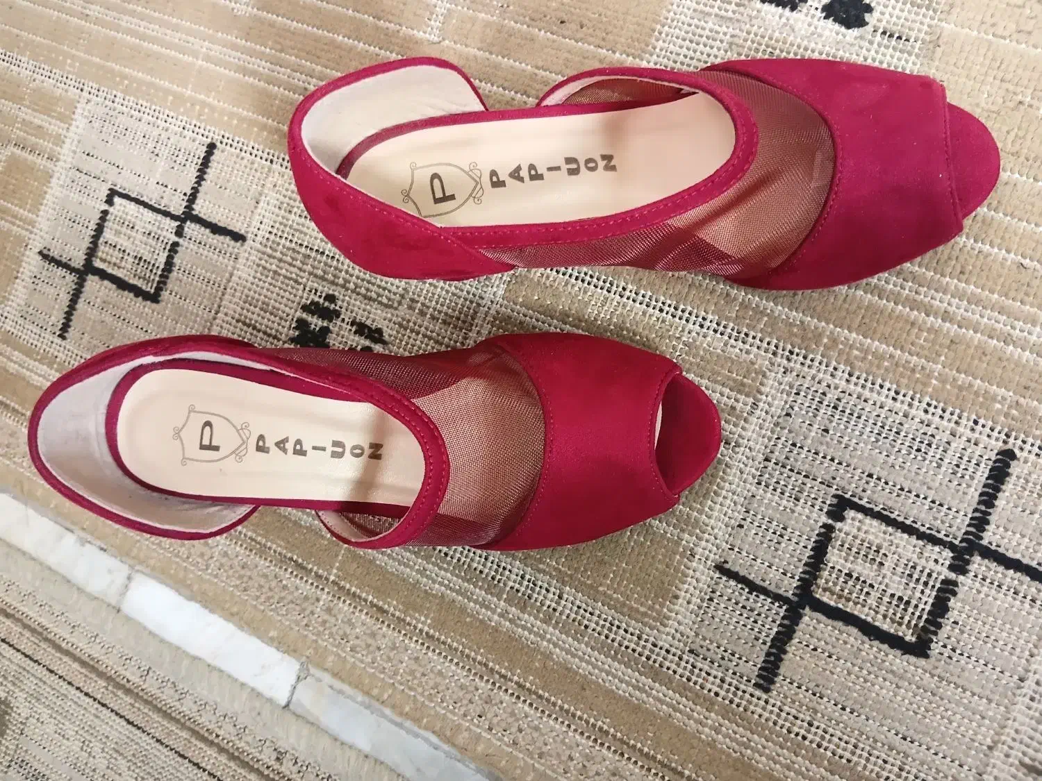 کفش هدیه|کیف، کفش، کمربند|قم, شهر قائم|دیوار