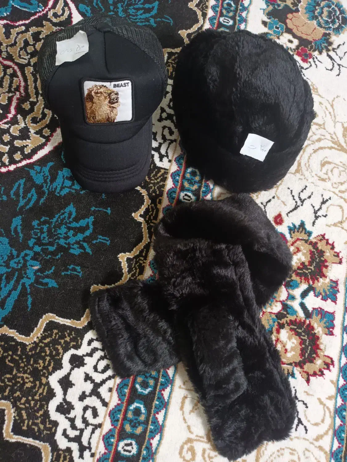 کلاه و دمپایی|کیف، کفش، کمربند|حمیدیا, |دیوار