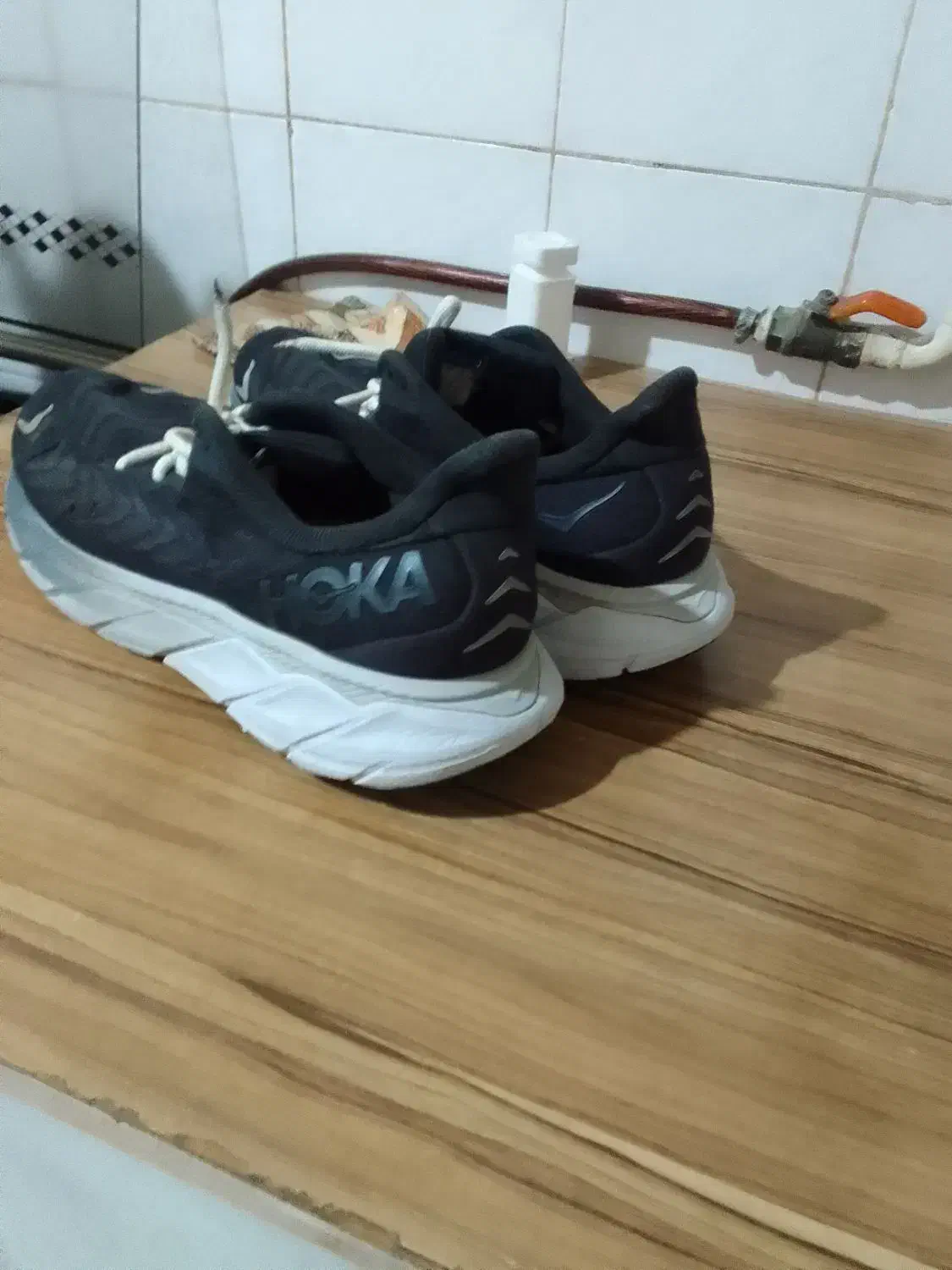 کتونی هوکا اصلی فرانسوی سایز ۴۶ سالم در حد اورج|کیف، کفش، کمربند|تهران, چیتگر جنوبی|دیوار