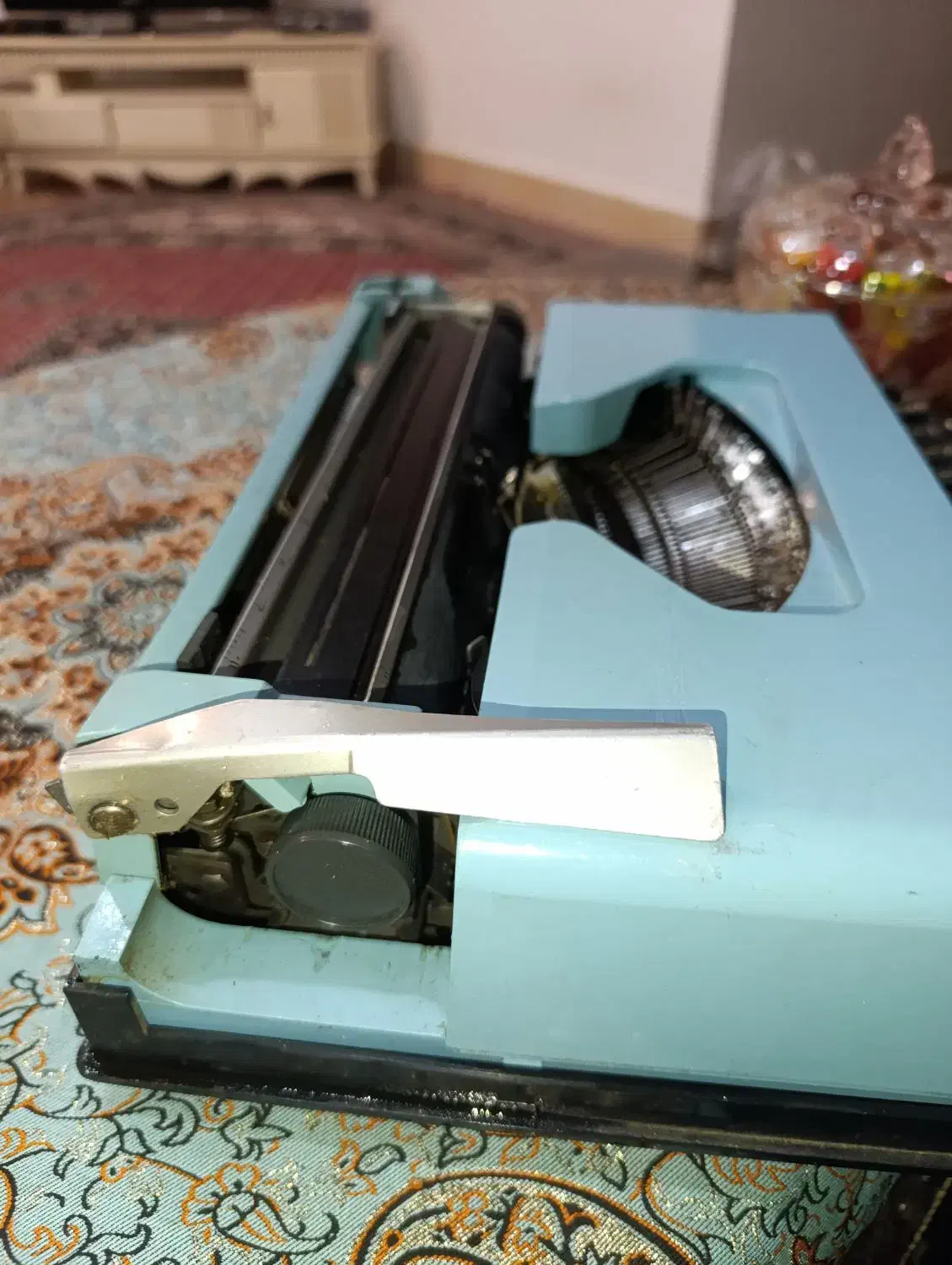 دستگاه تایپ قدیمی|کلکسیون اشیاء عتیقه|شوشتر, |دیوار