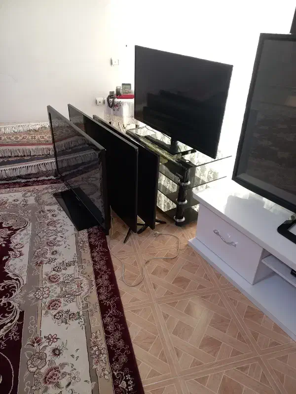 چند دستگاه تی وی تمیز و سالم|تلویزیون و پروژکتور|نوشهر, |دیوار