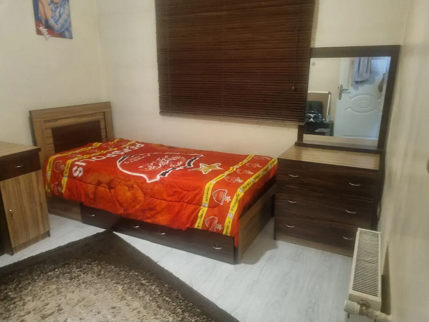 سرویس خواب|تخت و سرویس خواب|ری, جوانمرد قصاب|دیوار