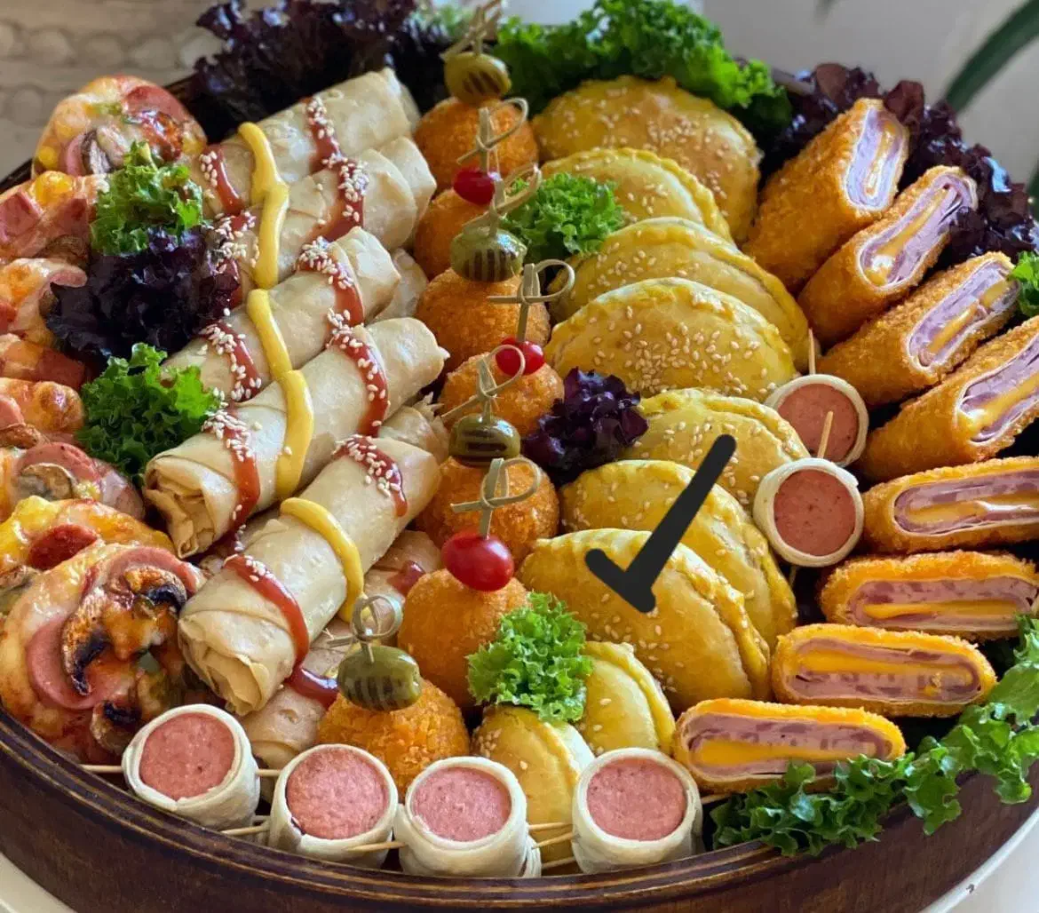 سفارش فینگز فود و سینی مزه و کیک و شیرینی|خدمات پذیرایی، مراسم|کرمان, |دیوار