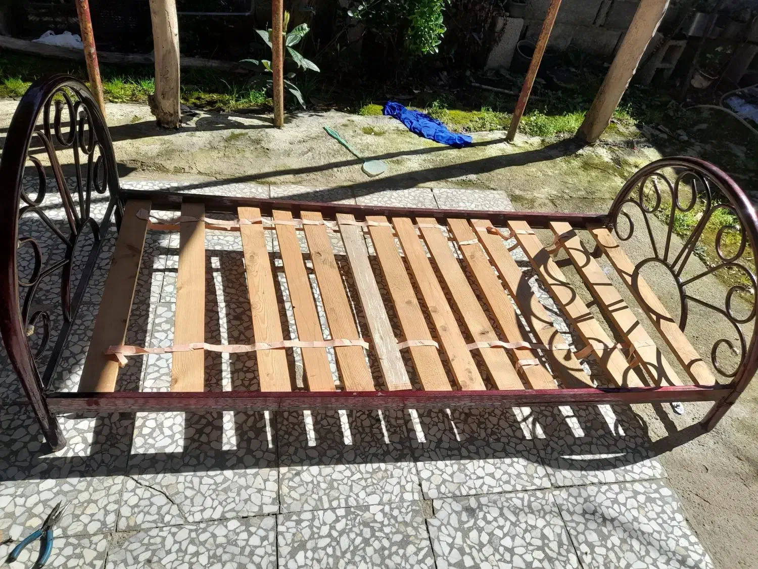 تخت فلزی|تخت و سرویس خواب|رشت, لاکان شهر|دیوار