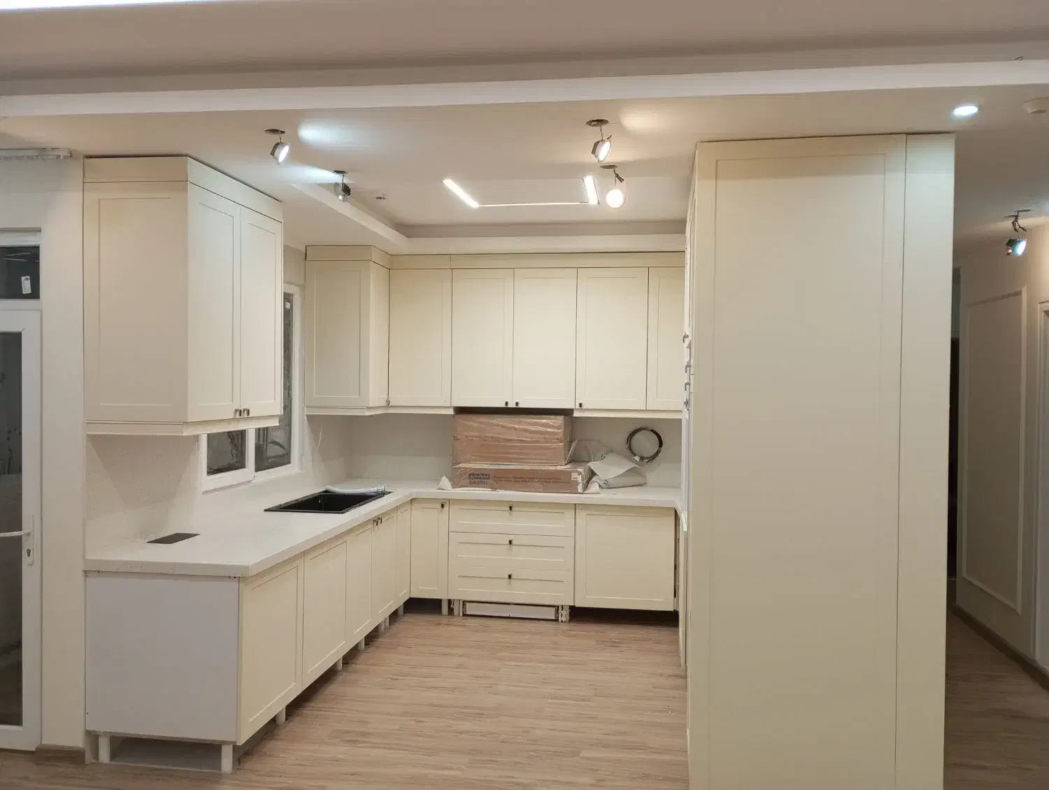 نصاب کابینت|مصالح و تجهیزات ساختمان|بندرعباس, |دیوار