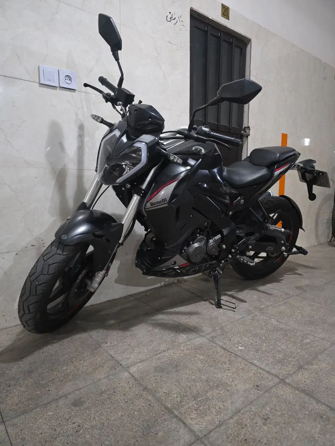 بنلی ۱۸۰ نیوفیس در حد خشک|موتورسیکلت|فردیس, کوی نور|دیوار