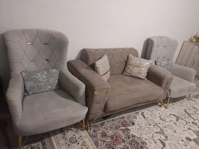 مبل هفت نفره پایه فلزی|مبلمان خانگی و میز عسلی|هشتگرد, خور|دیوار